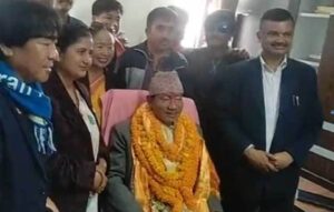धरानमा मेयरले गरे पदभार ग्रहण : कर पुनरावलोकन प्रस्तावको निर्णयमा हस्ताक्षर