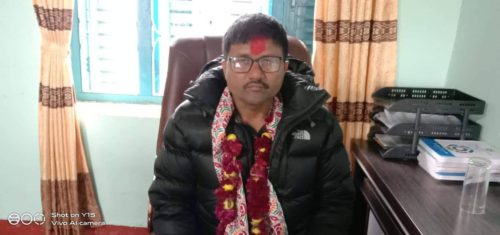 बुलिङ्गटारमा प्रमुख प्रसासकिय अधिकृत सहित सात कर्मचारी हाजिर