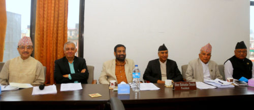 यसरी टुङ्ग्याइँदैछ काँग्रेस विवाद