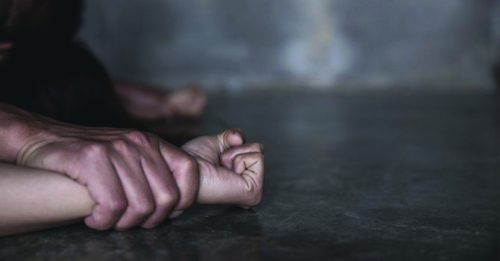 रोग निको हुने आश्वसन देखाएर चर्चका पाष्टरद्वारा पटक पटक बलात्कार