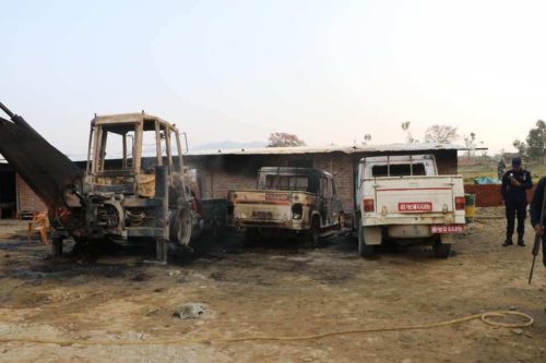 अज्ञात समूहद्वारा दुई वटा जेसिभी,स्काभेटर र स्कारपियो गाडीमा आगजनी