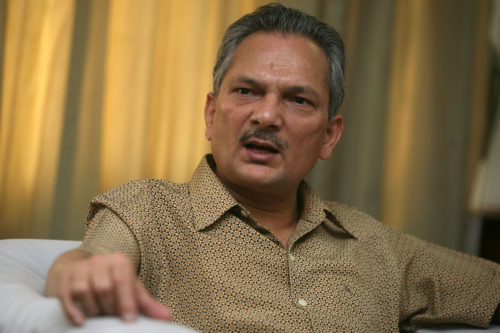 ओली कोरोना भाईरस भन्दा पनि खतरनाक: बाबुराम भट्टराई