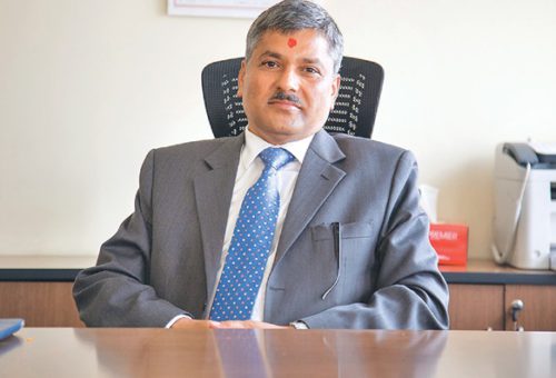 राष्ट्र बैंकको नयाँ गभर्नरमा महाप्रसाद अधिकारी