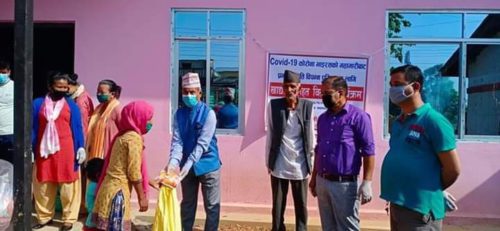 देवचुली-५ मा  १ सय १२ परिवारलाई राहत वितरण