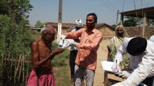 सरावल-४ द्वारा सम्पुर्ण टाेलमा माक्स र साबुन वितरण