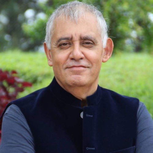 महामन्त्री कोइरालाद्वारा जिल्लाका स्वास्थ्य संस्थालाई स्वास्थ्य सामाग्री सहयोग