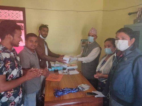 अर्जुनचौपारी गाउँपालिकालाई थर्मल गन सहयोग