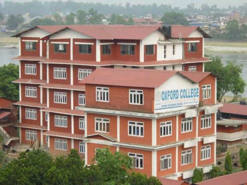 अक्सफोर्ड कलेज गैंडाकोटद्वारा २ सय ६ परिवारलाई खाद्यान्न सहयोग
