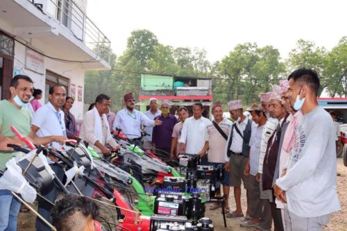 बिनयी त्रिवेणी गाँउपालिकाद्धारा ५० प्रतिशत अनुदानमा कृषकलाई हाते ट्याक्टर बितरण