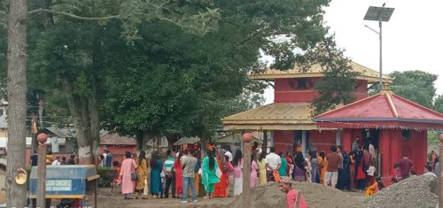 ब्रत बसेकी महिलाको मन्दिरमा पूजा गर्दागर्दै मुत्यु