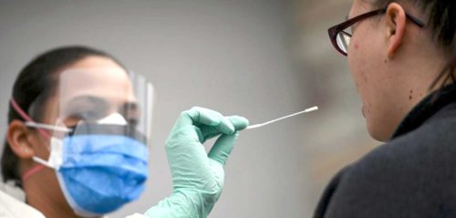 नेता र प्रशासकको दबाबले सर्व साधारणको कोरोना परीक्षणमा ढिलाइ, भनसुन गर्नेको त्यहिदिन