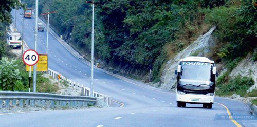 पहिरो पन्छाएपछि नारायणगढ–मुग्लिन सडक सञ्चालनमा