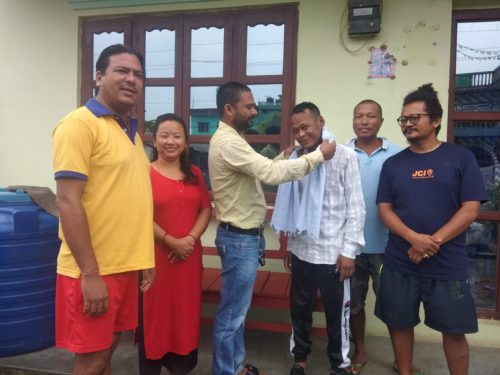 राप्रपा देवचुलीले गर्यो मृगौलाका बिरामी वेदबहादुरलाई आर्थिक सहयोग