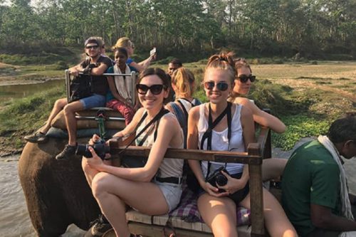 आन्तरिक उडान र निकुञ्ज खुलेसँगै सौराहाका पर्यटन व्यवसायी उत्साहित