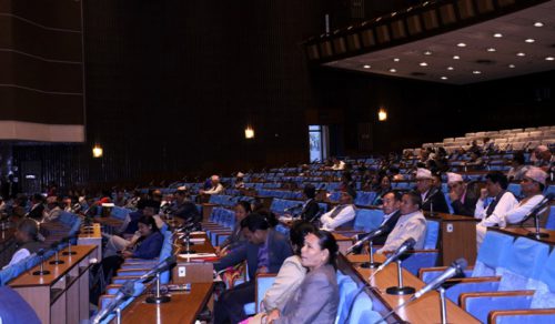 चौतर्फी आलोचनापछि दसैंभत्ता फर्काउँदै सांसद