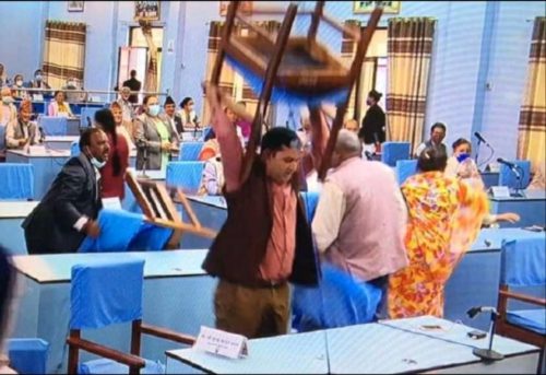 प्रदेशसभामा तोडफोड गर्ने तीन सांसदलाई कांग्रेसले कारवाही गर्ने