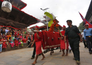 आज फूलपाती भित्र्याइँदै, दशैंँको चहलपहल सुरू