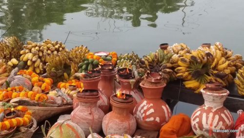 छठ : आज अस्ताउदो सुर्यलाई अर्घ्य दिईने