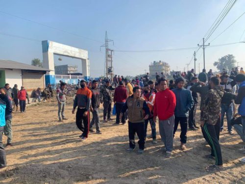 नारायणघाट बुटवल सडक बिस्तार आयोजनाका मजदुरहरु आन्दोलित