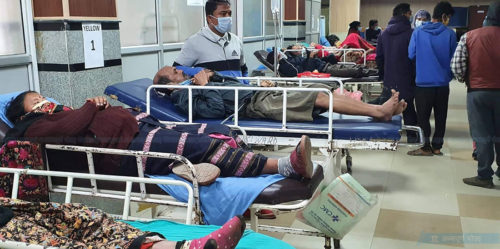 बिजुलीको पोलमा बोलेरो ठोक्किदा करेन्ट लागेर दुईजनाको मृत्यु, १८ घाइते, ४ गम्भीर