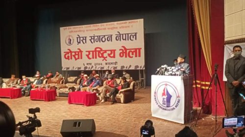 प्रधानमन्त्री ओली आफ्नै कारणले सकिने भए : प्रचण्ड