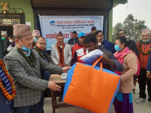 माझी ,मुसहर ,बोटे समुदायका ४० घरपरिवारलाई न्यानो कपडा वितरण