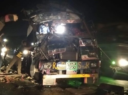 चितवनमा बस र ट्रक ठोकिदा एक जनाको ज्यान गयो