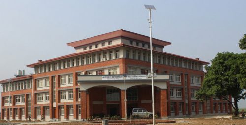 राजनीतिक खिचातानी र गुटबन्दीका कारण अस्तव्यस्त बन्यो कृषि विश्वविद्यालय