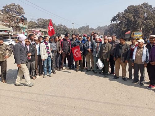 पुर्वी नवलपरासीमा बन्दको प्रभाव : यातायात, शैक्षिक संघ संस्था पुर्णरुपमा बन्द