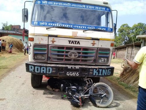 टिप्परको ठक्करबाट मोटरसाईकलमा सवार एकजनाको ज्यान गयो