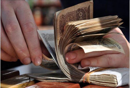 इतिहासकै कमजोर बन्यो नेपाली रुपैयाँ