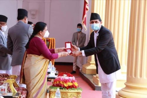 उद्योग वाणिज्य संघ नवलपरासीका अध्यक्ष भण्डारी जनसेवा श्री पदकबाट विभूषित