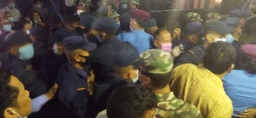 लुम्बिनीमा सांसद र प्रहरीबीच झडप, केही सांसद घाइते