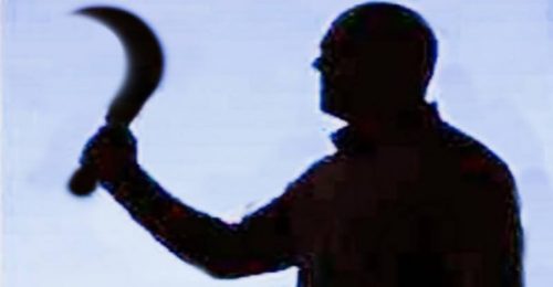 गैंडाकोटमा श्रीमानले खुर्पा प्रहार गर्दा श्रीमती र छोरी घाईते