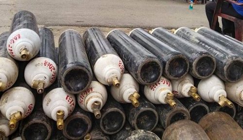 जिल्ला प्रहरी कार्यालयद्वारा नवलपुरमा ६७ थान अक्सिजन सिलिन्डर संकलन