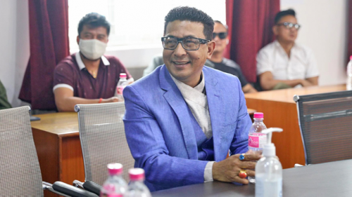 गण्डकीमा नयाँ ट्वीस्ट : मन्त्री मनाङे विपक्षी गठबन्धनतिर