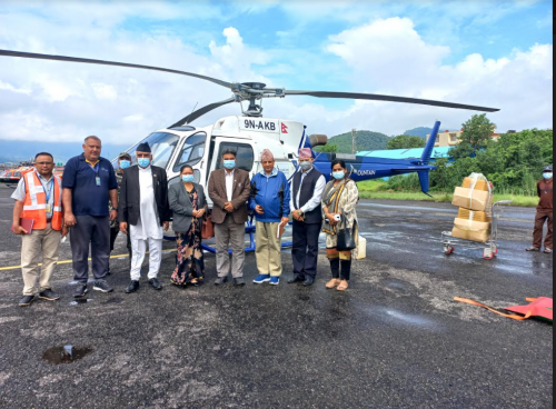 मुख्यमन्त्री नेपाली भेरोसिल खोप लिएर गोरखाको चुमनुब्रीमा