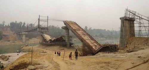 निर्माणमा लापरवाही: तीन महिनामा २१ वटा ठूला पुल भत्किए