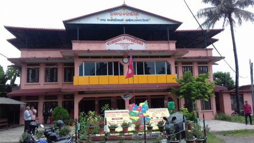 दुई वर्ष मुनिका बच्चा छाडेर विदेश जान अनुमति नदिइने