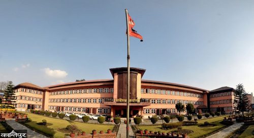 भूमि आयोग विघटनविरुद्ध सर्वोच्चको अल्पकालीन आदेश