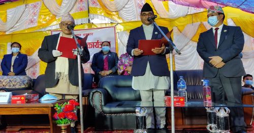 लुम्बिनी प्रदेशका मुख्यमन्त्री र ६ मन्त्रीले लिए शपथ