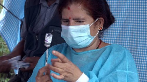 ज्येष्ठ नागरिक, दीर्घरोगी र अपांगता भएकालाई घरमै गएर खोप लगाउन सर्वोच्चको आदेश