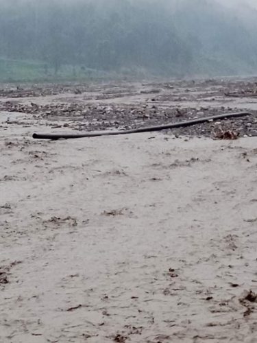 कावासोती खानेपानीको पाईप बाढीले बगायो, खानेपानी वितरणमा समस्या हुने