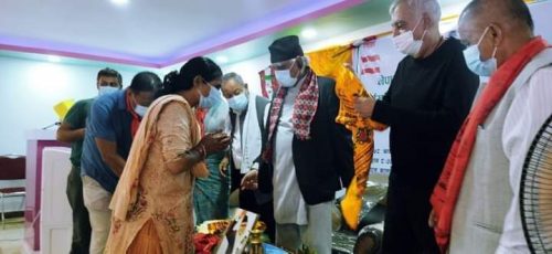 गैंडाकोटमा विभिन्न पार्टी परित्याग गरि ४० जना काङ्ग्रेसमा प्रवेश