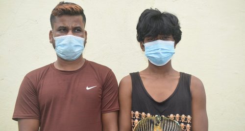 गाडी कुरिरहेकी बालिकालाई काभ्रे लगेर बलात्कार