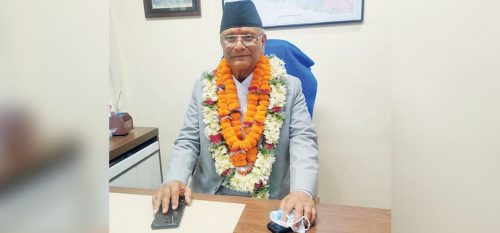 बालुवाटार पुगेर मन्त्री हमालले बुझाए राजीनामा