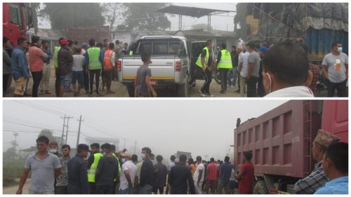 सडकको खाल्डो पुरेर कालोपत्रे नगरे चिनियाँ कम्पनीको सवारी चल्न नदिने भन्दै स्थानीय आन्दोलित