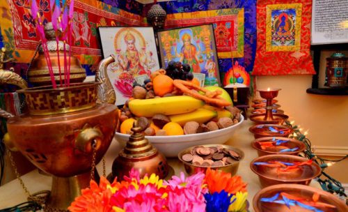 तिहारको तेस्रो दिन आज लक्ष्मीपूजा : धनधान्य र समृद्धिकी देवी लक्ष्मीको पूजा आर्जना गरिँदै