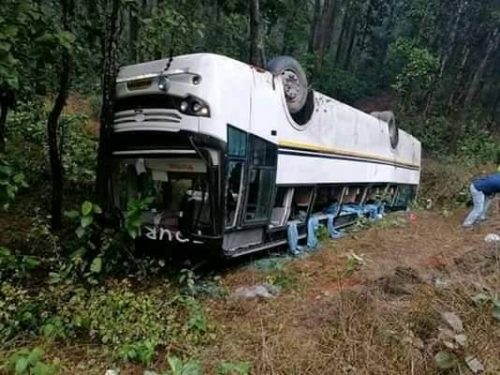 गैंडाकोटमा बस दुर्घटना : १५ जना घाइते
