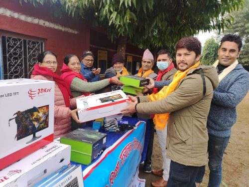 भु.पु विद्यार्थी मन्चको पहलमा पिठौली आधारभुत विद्यालयलाई ३ लाख ७० हजार बराबरको आईसिटी सामाग्री हस्तान्तरण